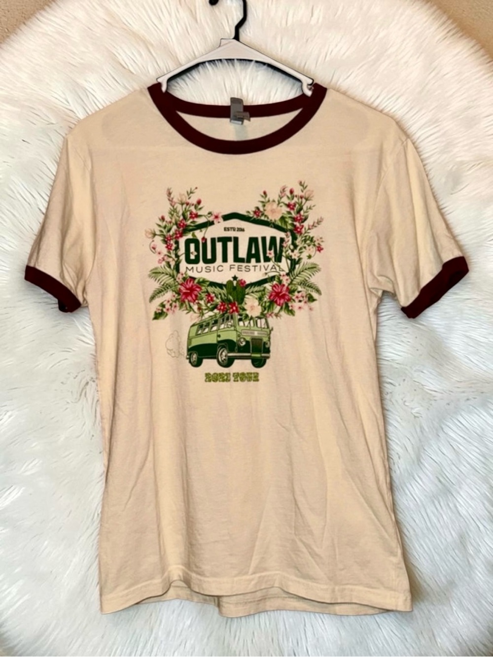 Outlaw Summer Music Festival Beige Ringer Tee with Burgundy Trim size Small